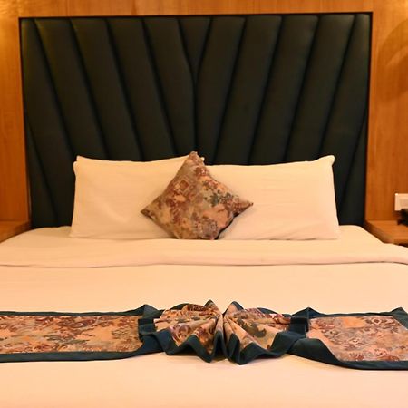 The Fern Residency Kolkata Hotell Exteriör bild