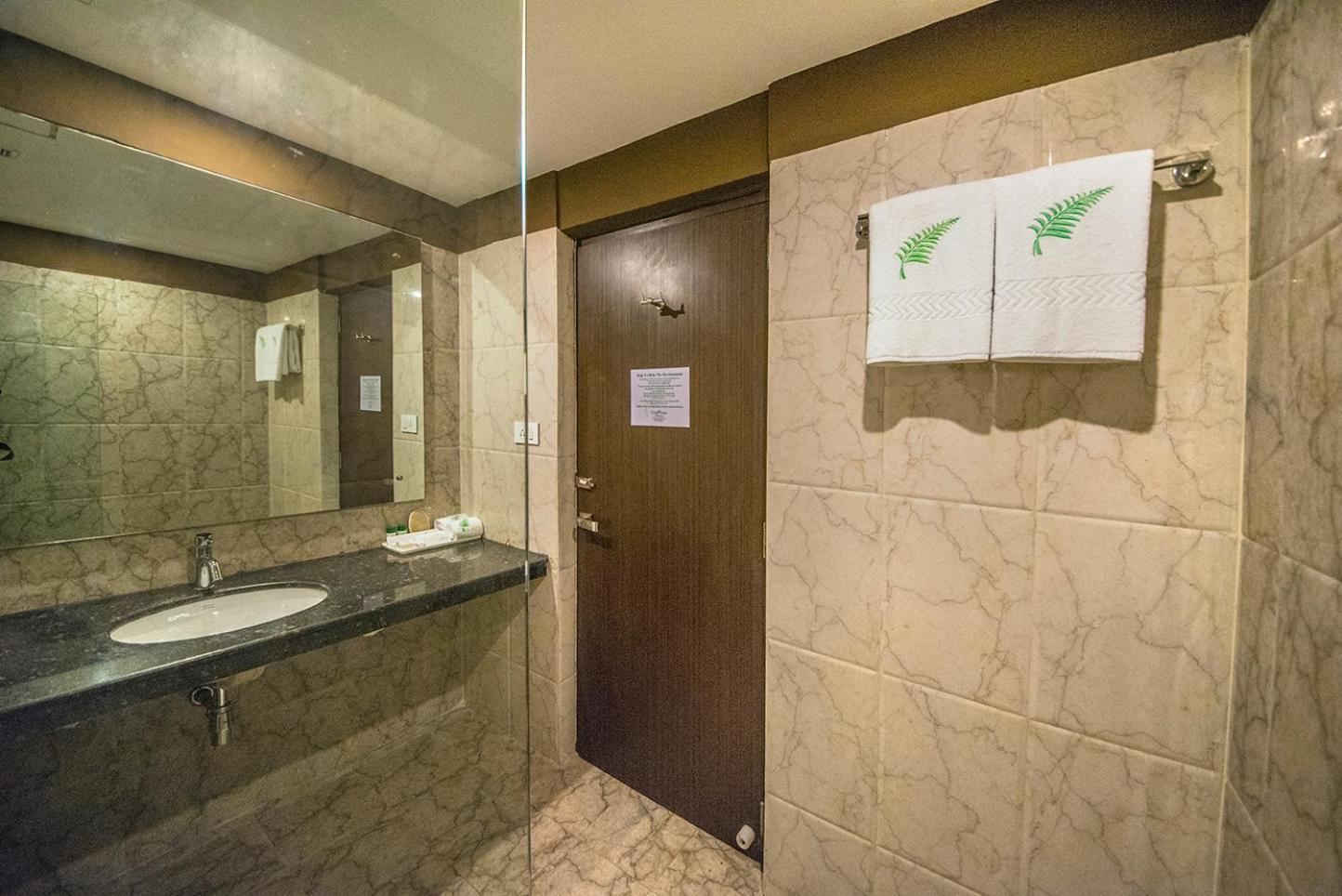The Fern Residency Kolkata Hotell Exteriör bild