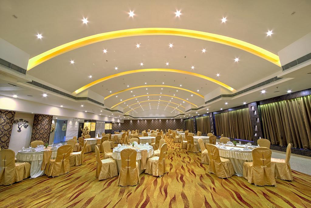 The Fern Residency Kolkata Hotell Exteriör bild