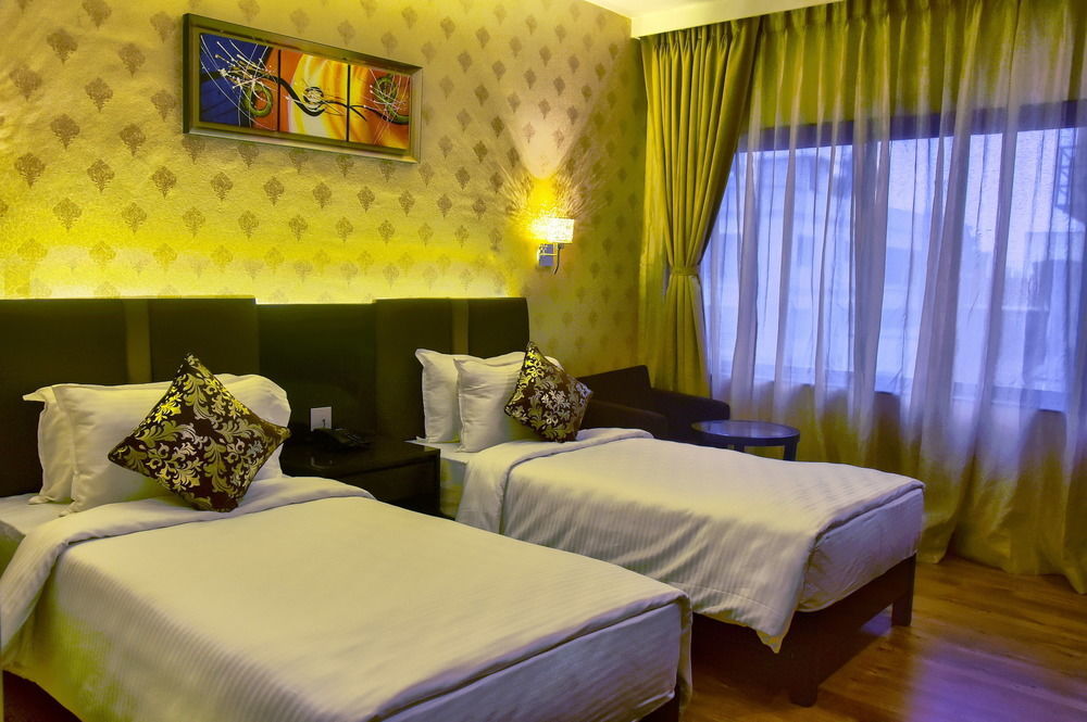 The Fern Residency Kolkata Hotell Exteriör bild