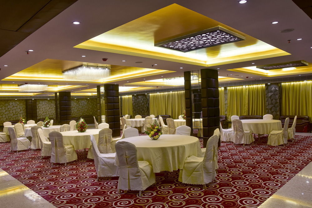 The Fern Residency Kolkata Hotell Exteriör bild